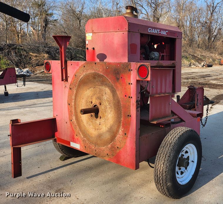 image for item KH9701 2007 Giant-vac TM6600JDTB-HW  leaf vacuum