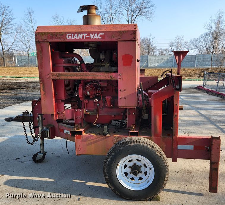 image for item KH9701 2007 Giant-vac TM6600JDTB-HW  leaf vacuum