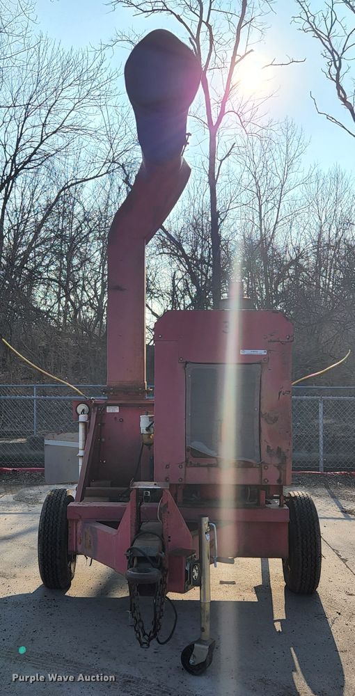 image for item KH9702 2009 Giant-vac TM6600JDTB-HW  leaf vacuum