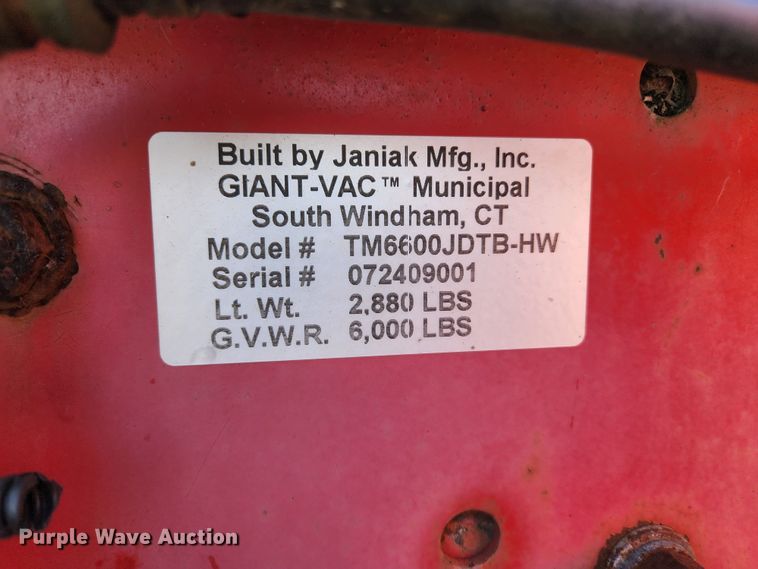 image for item KH9702 2009 Giant-vac TM6600JDTB-HW  leaf vacuum