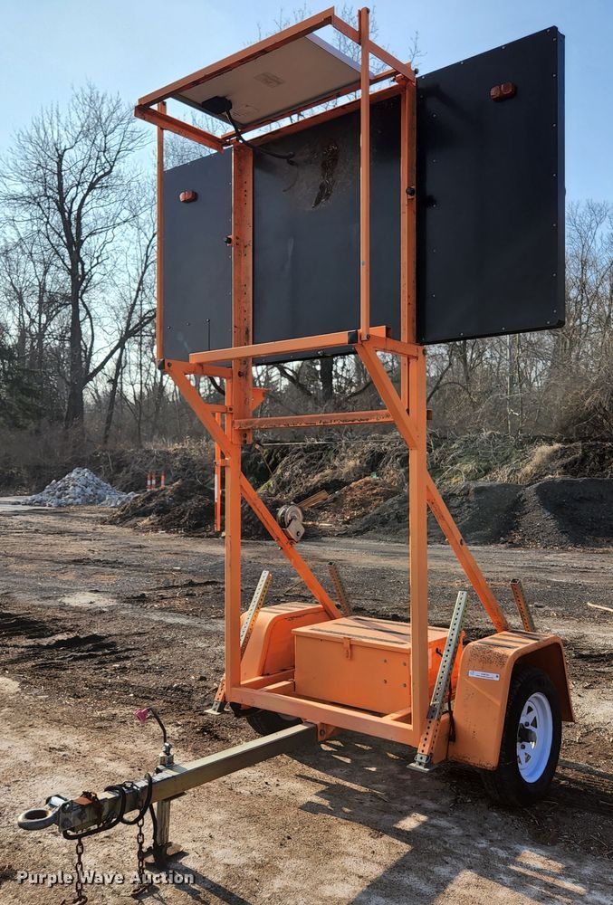 image for item KH9704 2008 Addco AB15  arrow board