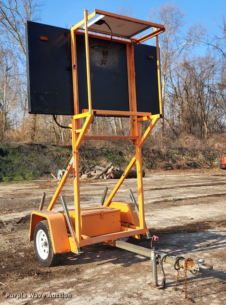 image for item KH9704 2008 Addco AB15  arrow board