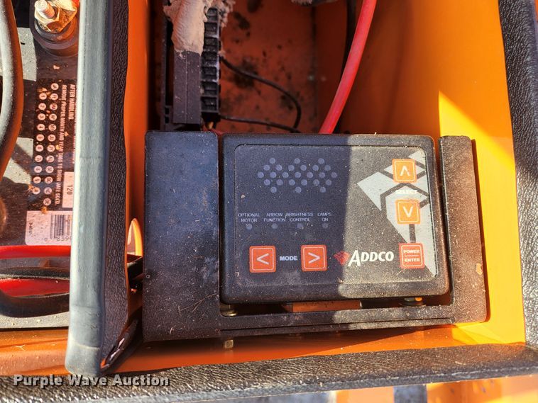 image for item KH9704 2008 Addco AB15  arrow board