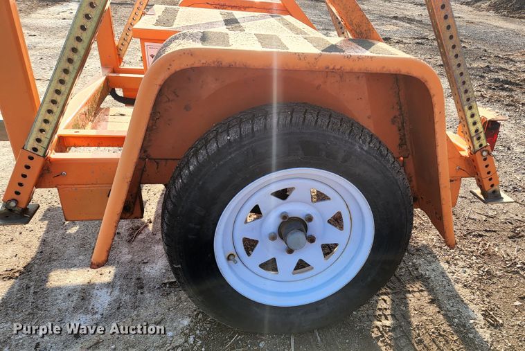 image for item KH9704 2008 Addco AB15  arrow board