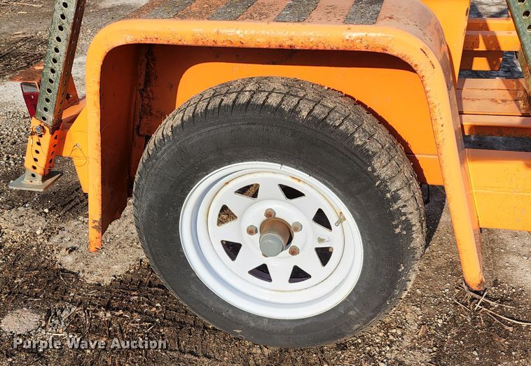 image for item KH9704 2008 Addco AB15  arrow board