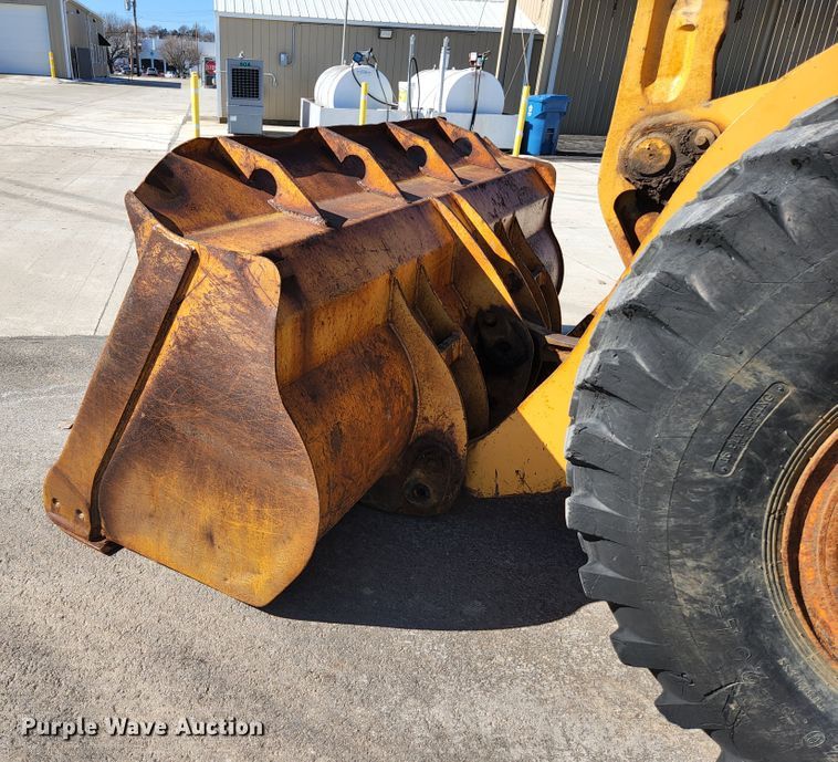 image for item KH9742 1999 Case 621B  wheel loader