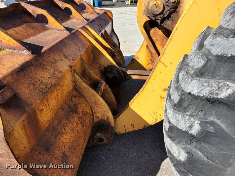 image for item KH9742 1999 Case 621B  wheel loader