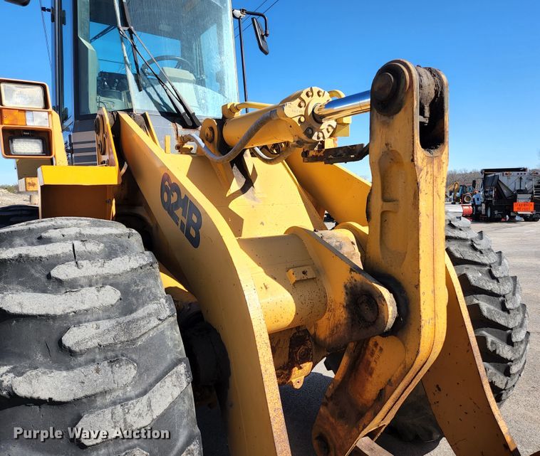 image for item KH9742 1999 Case 621B  wheel loader