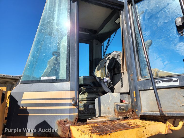 image for item KH9742 1999 Case 621B  wheel loader