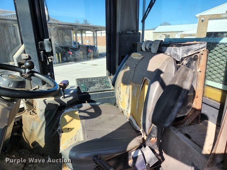 image for item KH9742 1999 Case 621B  wheel loader