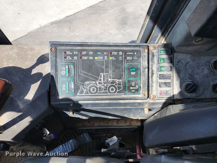 image for item KH9742 1999 Case 621B  wheel loader