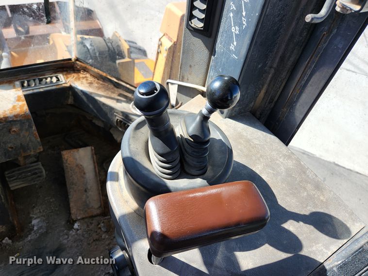 image for item KH9742 1999 Case 621B  wheel loader