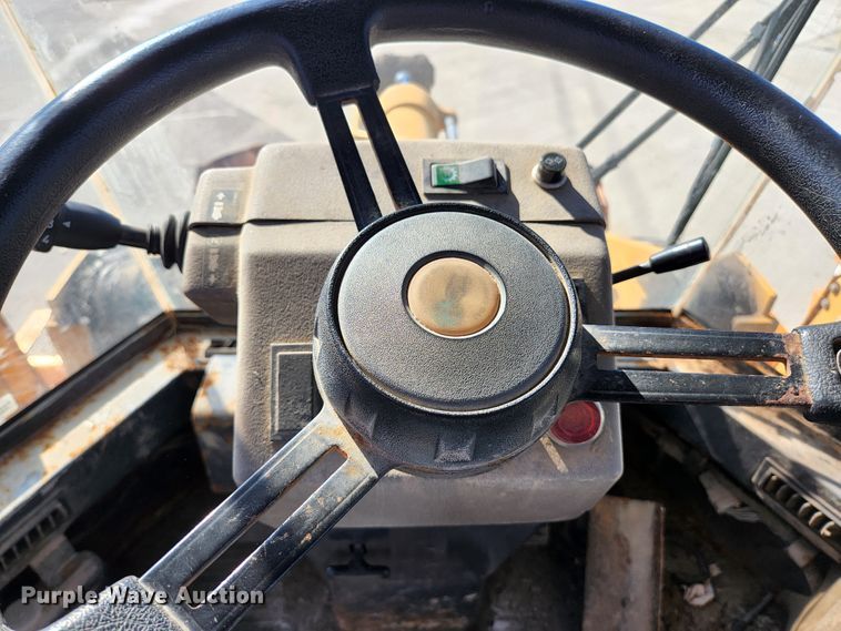 image for item KH9742 1999 Case 621B  wheel loader