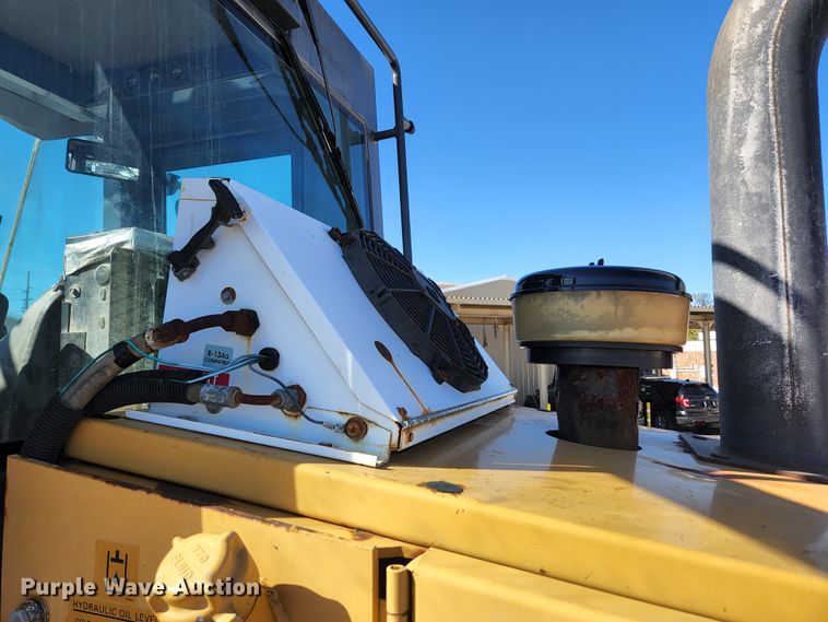 image for item KH9742 1999 Case 621B  wheel loader