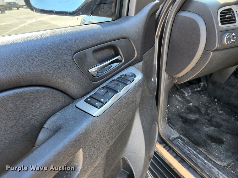 image for item KH9745 2010 Chevrolet Tahoe  SUV