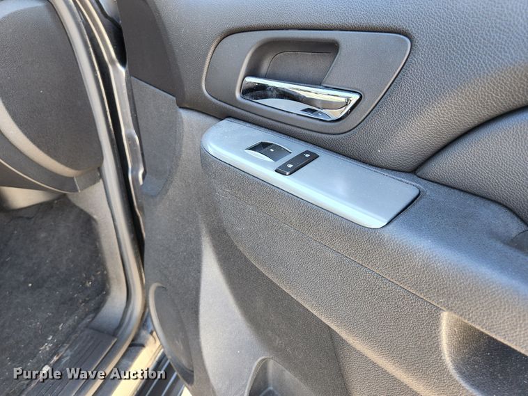 image for item KH9745 2010 Chevrolet Tahoe  SUV