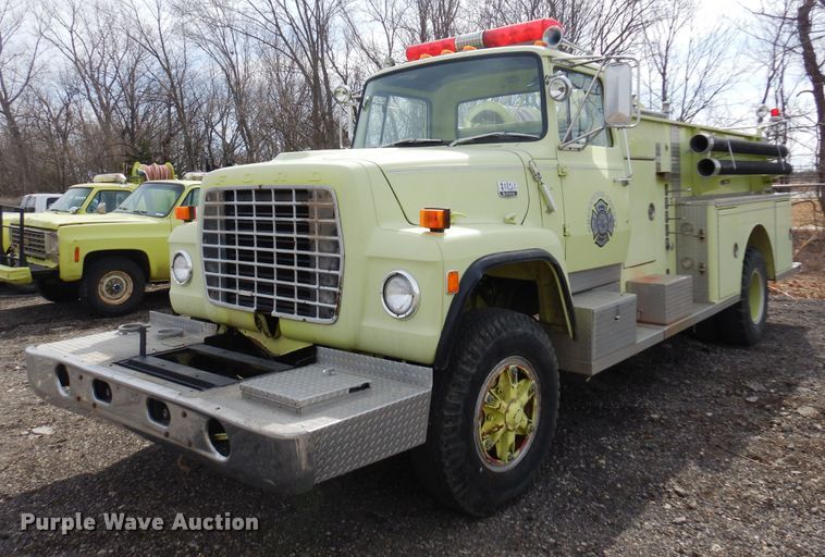 image for item KJ9577 1982 Ford L8000  pumper fire truck