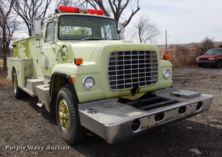 image for item KJ9577 1982 Ford L8000  pumper fire truck