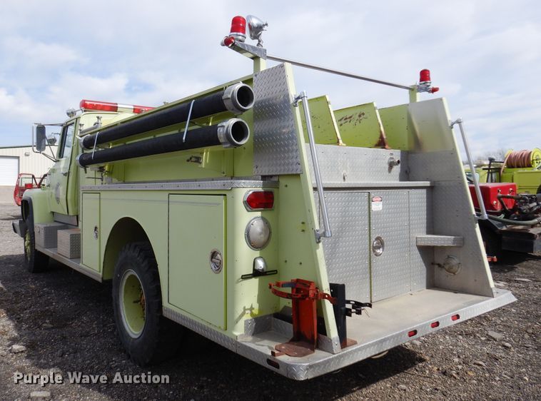 image for item KJ9577 1982 Ford L8000  pumper fire truck