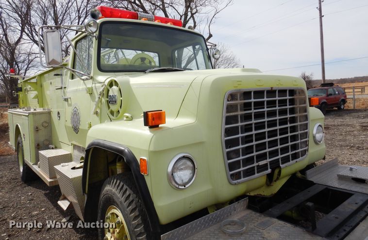 image for item KJ9577 1982 Ford L8000  pumper fire truck