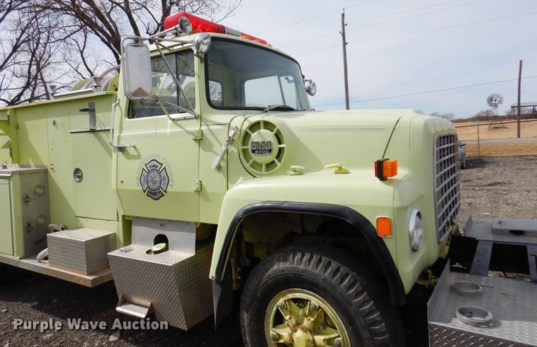 image for item KJ9577 1982 Ford L8000  pumper fire truck