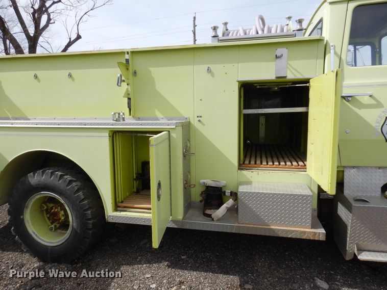 image for item KJ9577 1982 Ford L8000  pumper fire truck