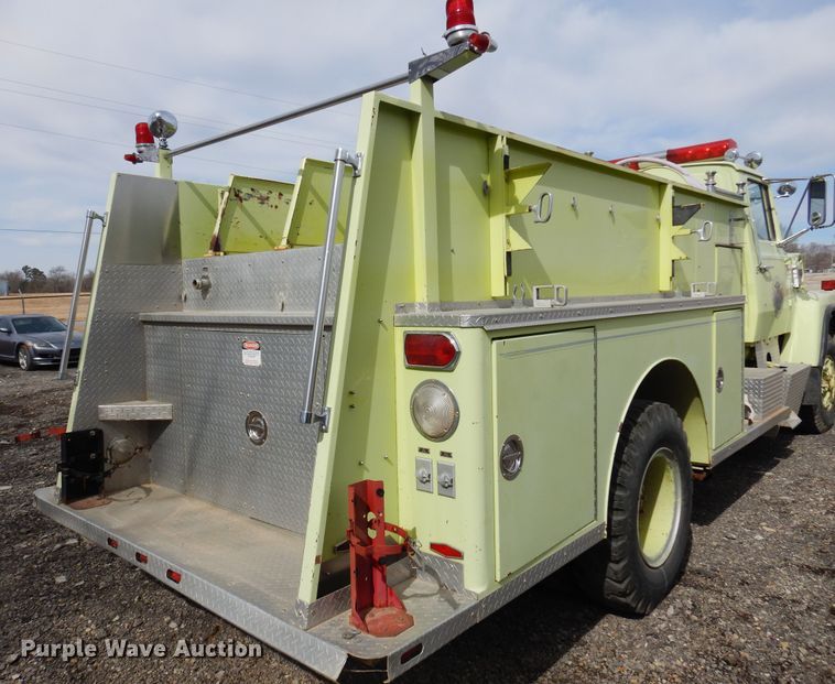 image for item KJ9577 1982 Ford L8000  pumper fire truck