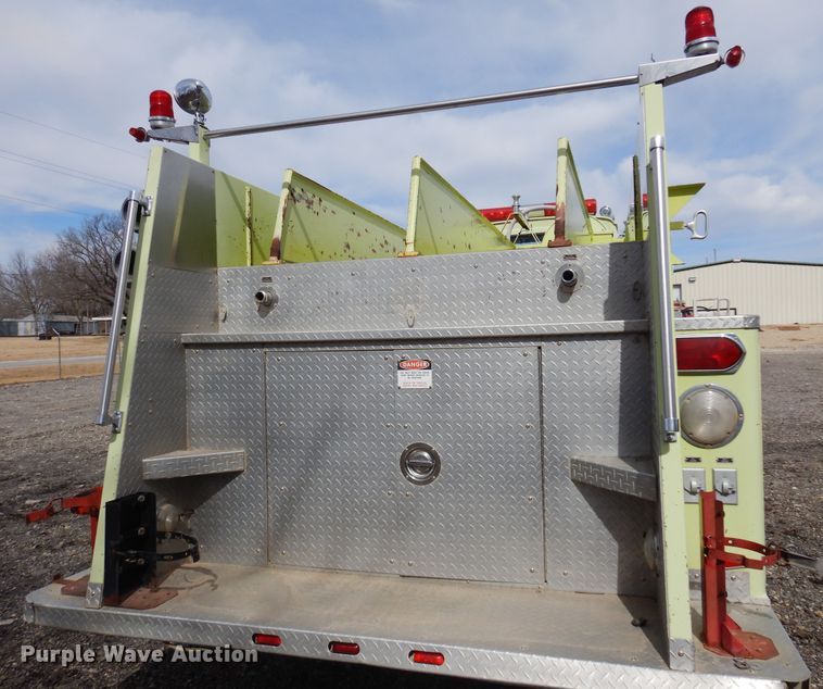 image for item KJ9577 1982 Ford L8000  pumper fire truck