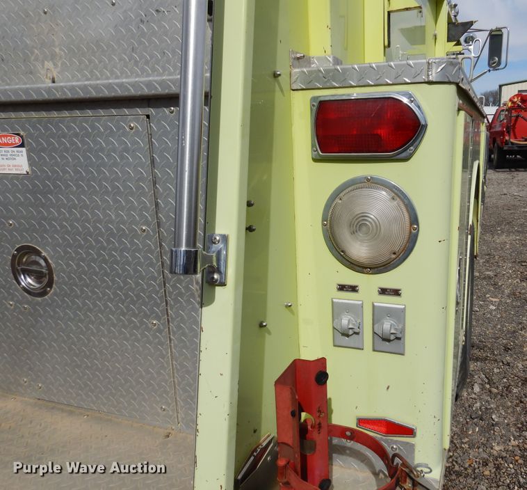image for item KJ9577 1982 Ford L8000  pumper fire truck