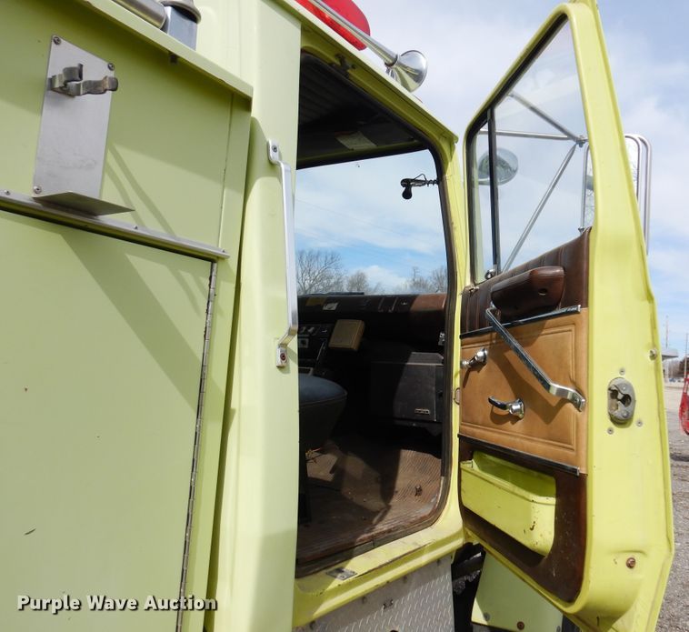 image for item KJ9577 1982 Ford L8000  pumper fire truck