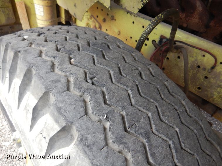 image for item KJ9577 1982 Ford L8000  pumper fire truck