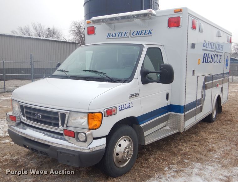 image for item MX9815 2006 Ford E450 Super Duty  ambulance