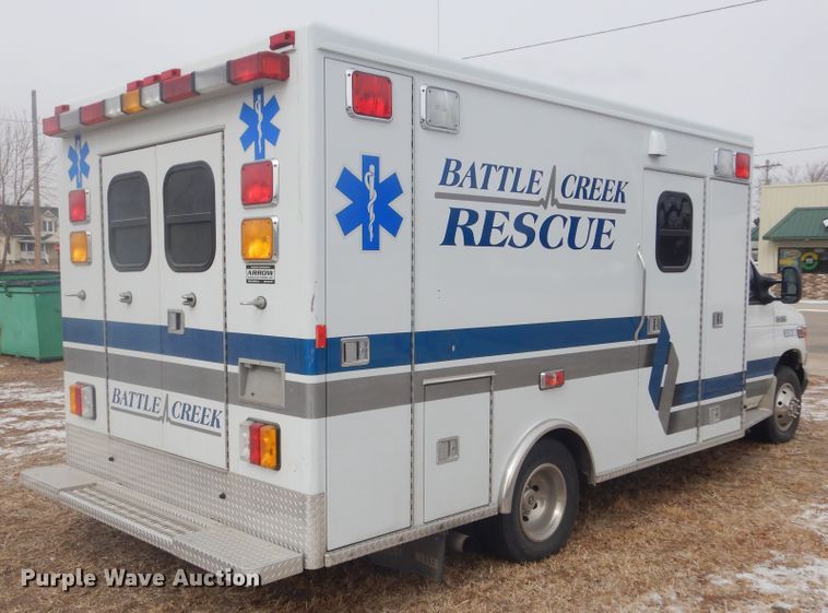 image for item MX9815 2006 Ford E450 Super Duty  ambulance