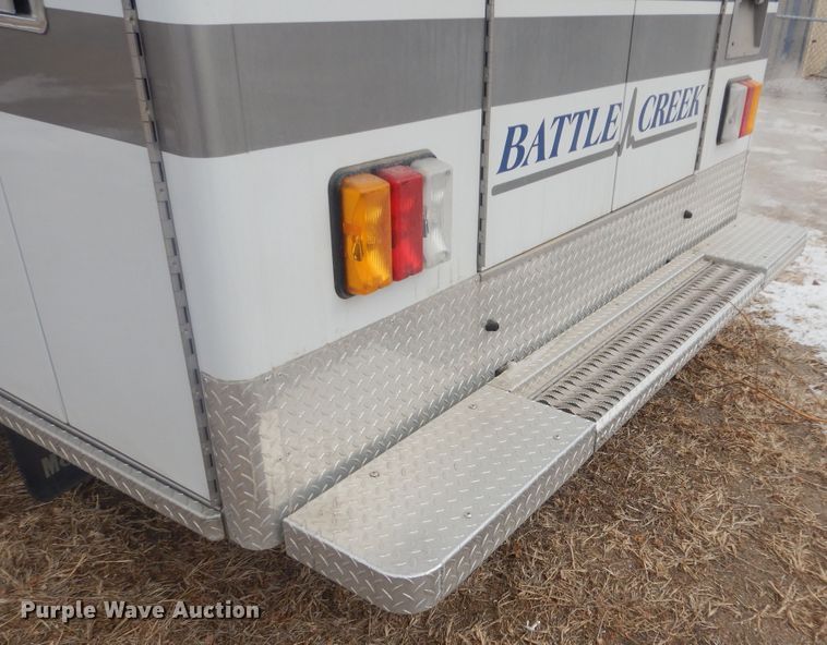 image for item MX9815 2006 Ford E450 Super Duty  ambulance