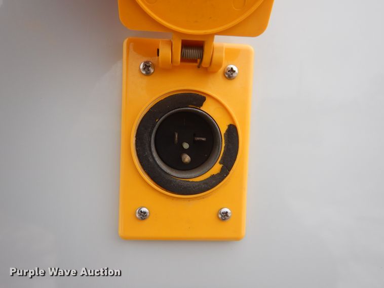 image for item MX9815 2006 Ford E450 Super Duty  ambulance