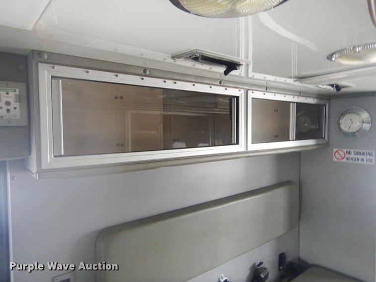 image for item MX9815 2006 Ford E450 Super Duty  ambulance