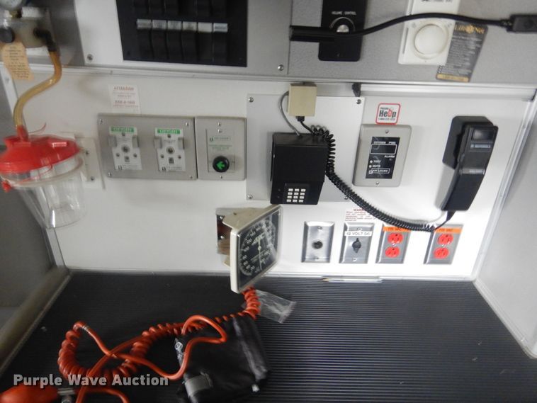 image for item MX9815 2006 Ford E450 Super Duty  ambulance