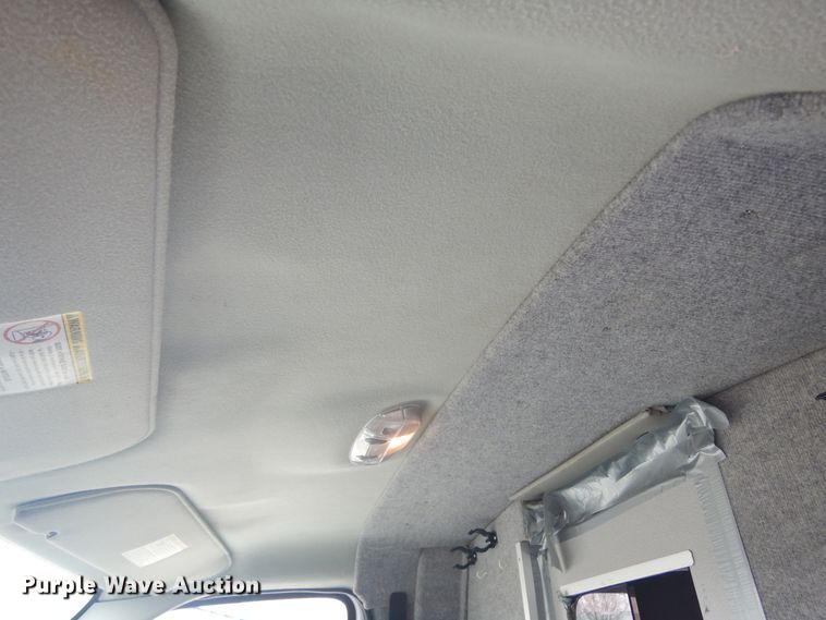 image for item MX9815 2006 Ford E450 Super Duty  ambulance