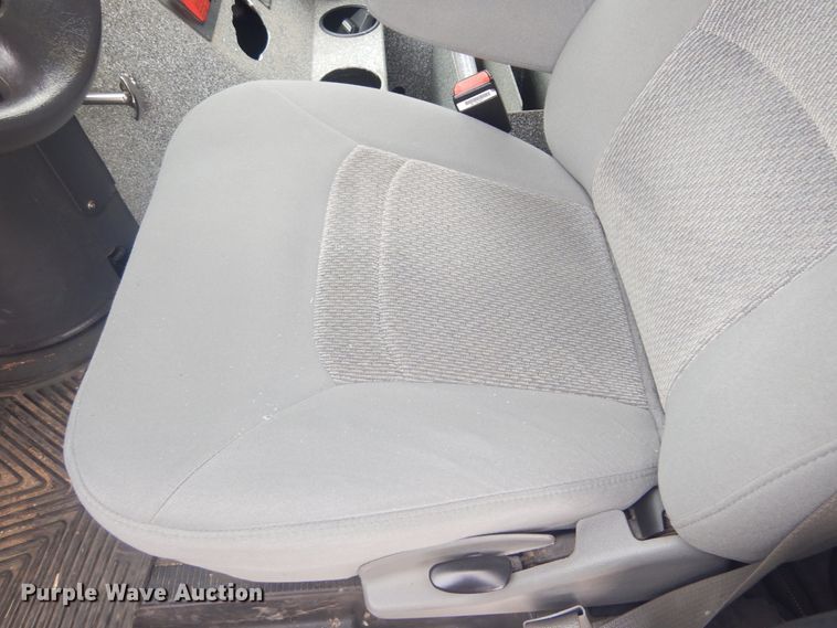 image for item MX9815 2006 Ford E450 Super Duty  ambulance