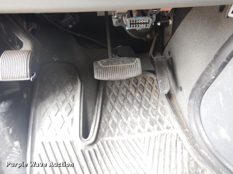 image for item MX9815 2006 Ford E450 Super Duty  ambulance