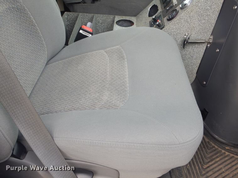 image for item MX9815 2006 Ford E450 Super Duty  ambulance