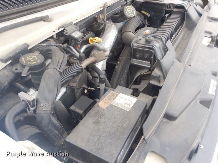 image for item MX9815 2006 Ford E450 Super Duty  ambulance