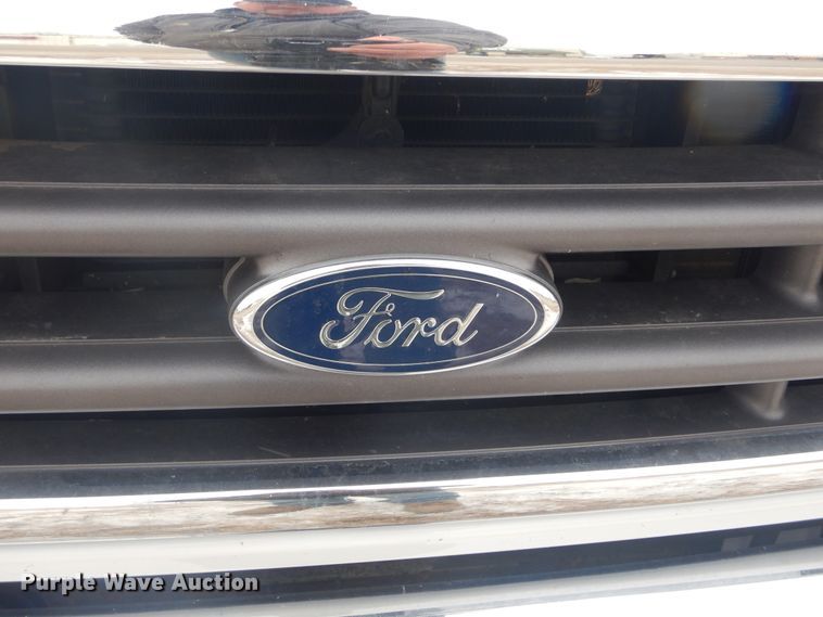 image for item MX9815 2006 Ford E450 Super Duty  ambulance