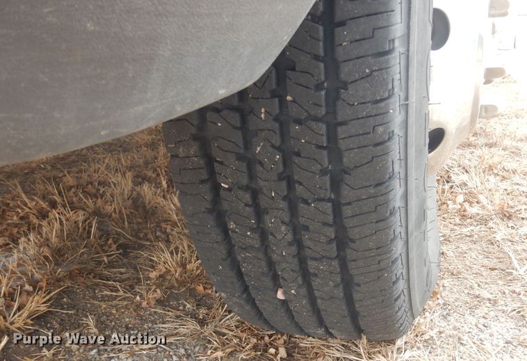 image for item MX9815 2006 Ford E450 Super Duty  ambulance