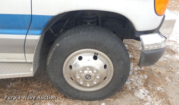 image for item MX9815 2006 Ford E450 Super Duty  ambulance