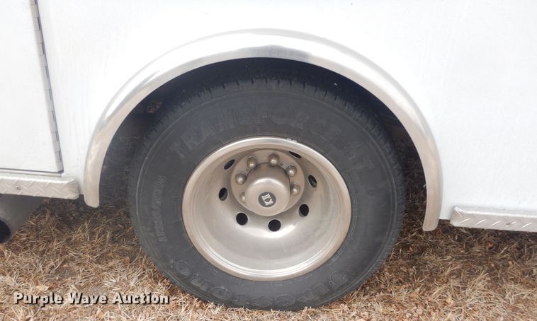 image for item MX9815 2006 Ford E450 Super Duty  ambulance