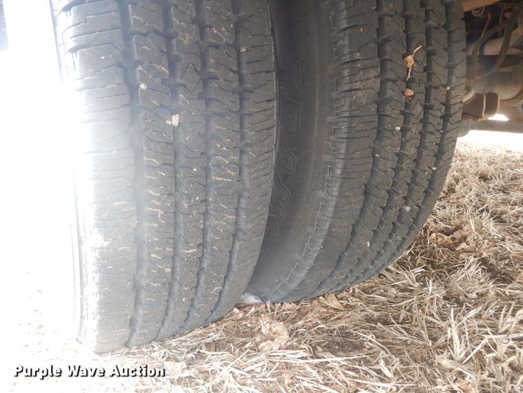 image for item MX9815 2006 Ford E450 Super Duty  ambulance