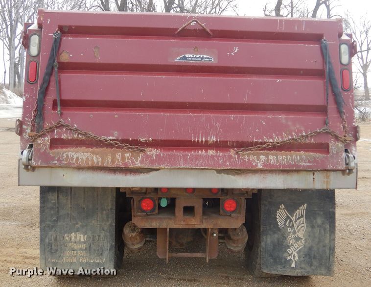 image for item MX9822 2010 International WorkStar 7600  dump truck