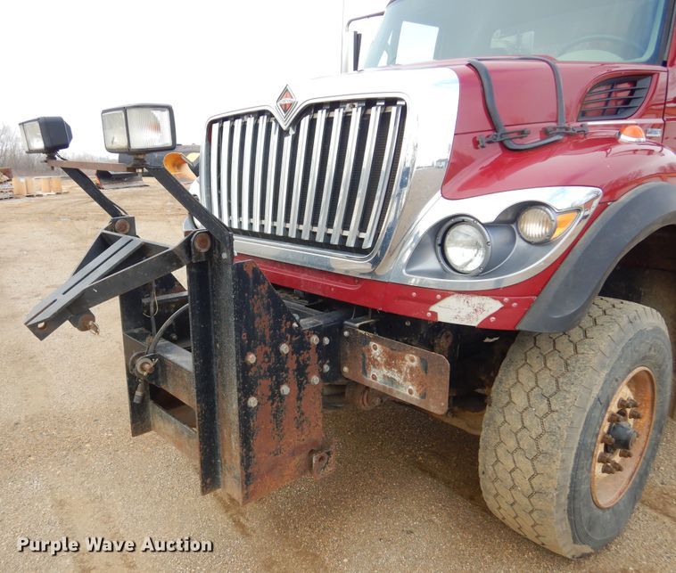 image for item MX9822 2010 International WorkStar 7600  dump truck