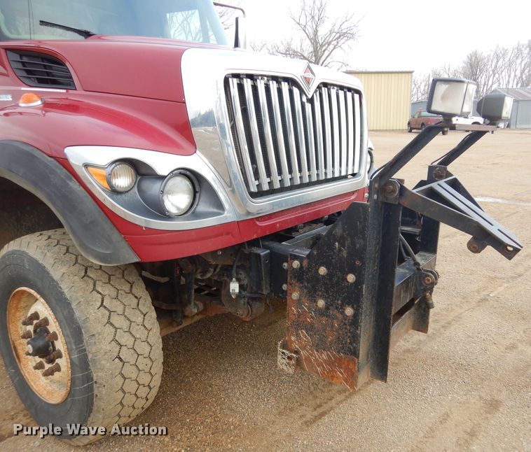 image for item MX9822 2010 International WorkStar 7600  dump truck